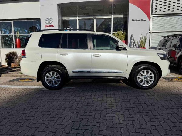 2021-Toyota-Land-Cruiser-200-45-D-V8-VX-R-Auto image:3
