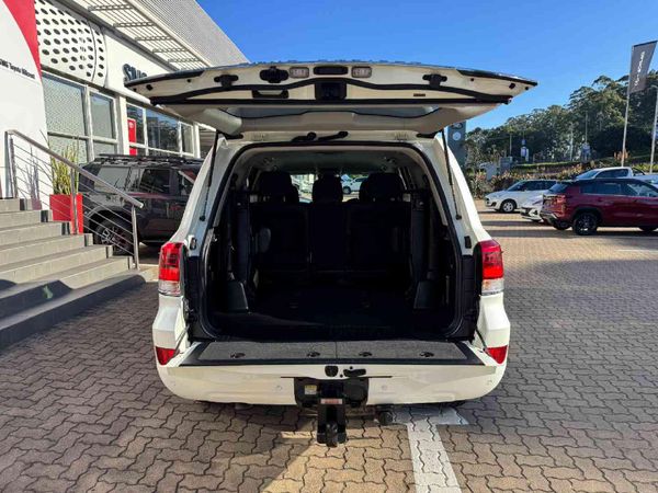 2021-Toyota-Land-Cruiser-200-45-D-V8-VX-R-Auto image:6
