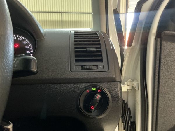 2015-Volkswagen-Polo-Vivo-GP-14-Trendline-5-dr image:19
