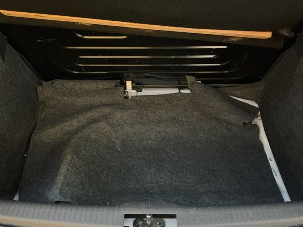 2015-Volkswagen-Polo-Vivo-GP-14-Trendline-5-dr image:6
