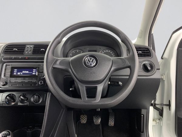 2019-Volkswagen-Polo-Vivo-14-Trendline-5-dr image:12