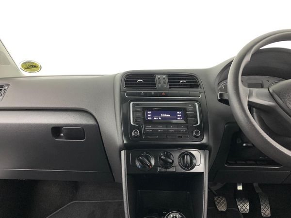 2019-Volkswagen-Polo-Vivo-14-Trendline-5-dr image:14