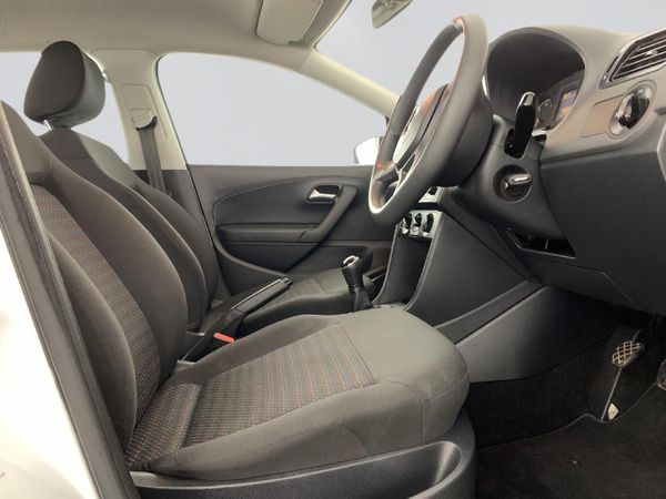 2019-Volkswagen-Polo-Vivo-14-Trendline-5-dr image:15