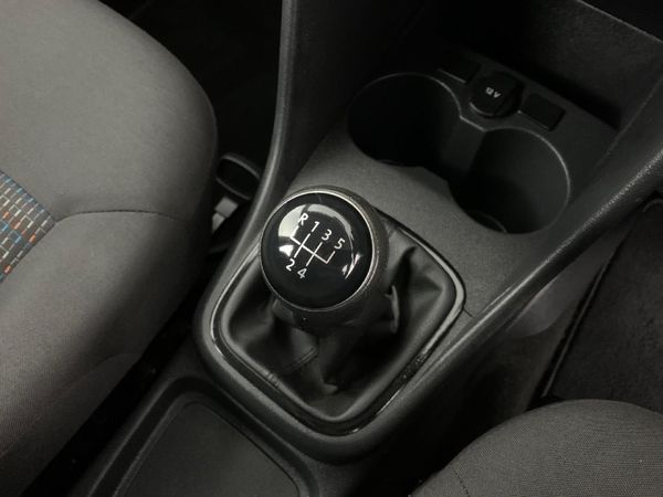 2019-Volkswagen-Polo-Vivo-14-Trendline-5-dr image:6