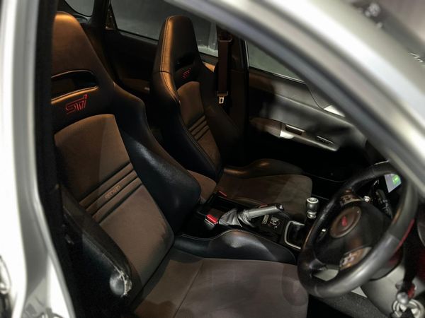2008-Subaru-Impreza-WRX-25-STi-5-dr image:9