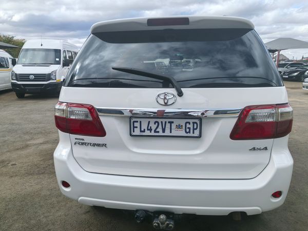 2009-Toyota-Fortuner-30-D-4D-Raised-Body-4x2 image:5