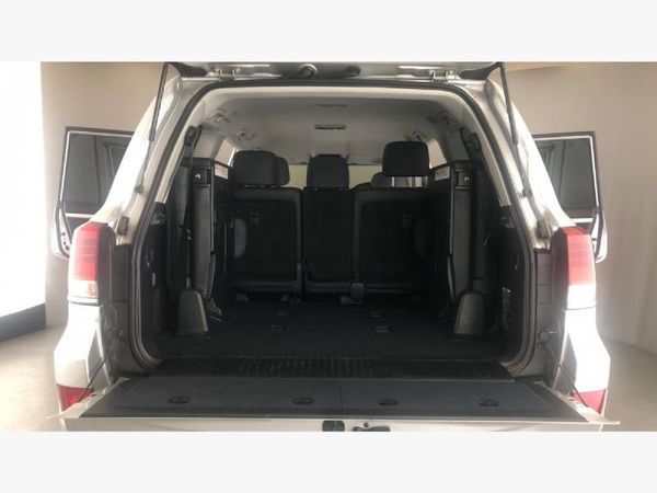 2018-Toyota-Land-Cruiser-200-45-D-V8-VX-R-Auto image:9