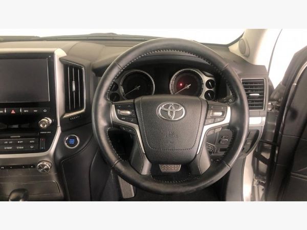 2018-Toyota-Land-Cruiser-200-45-D-V8-VX-R-Auto image:12