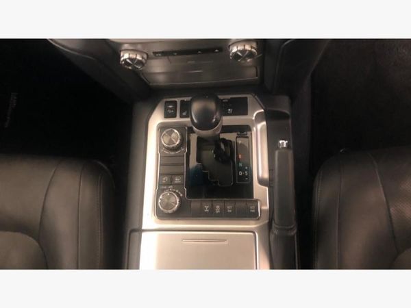 2018-Toyota-Land-Cruiser-200-45-D-V8-VX-R-Auto image:24