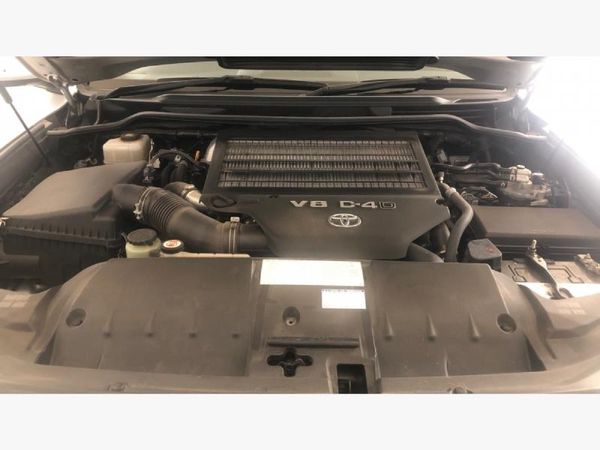 2018-Toyota-Land-Cruiser-200-45-D-V8-VX-R-Auto image:26