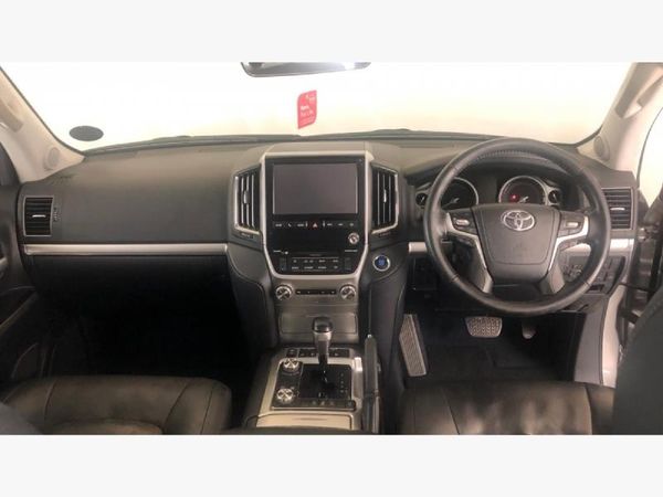 2018-Toyota-Land-Cruiser-200-45-D-V8-VX-R-Auto image:8
