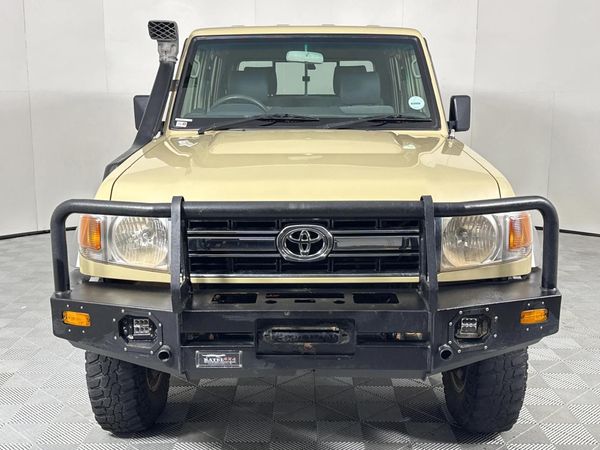 2022-Toyota-Land-Cruiser-79-40-Double-Cab image:11