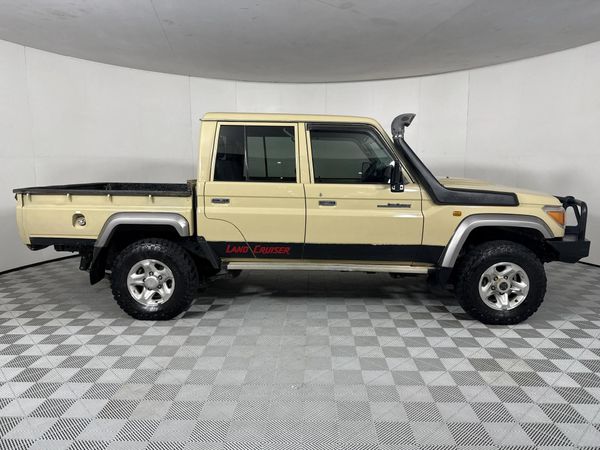 2022-Toyota-Land-Cruiser-79-40-Double-Cab image:13