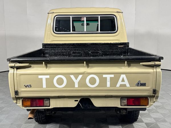 2022-Toyota-Land-Cruiser-79-40-Double-Cab image:14