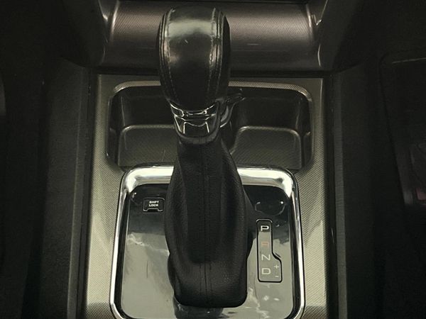 2022-Mahindra-Pik-Up-22-mHawk-S11-Auto-Double-Cab image:10
