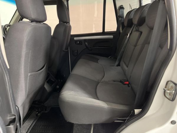 2022-Mahindra-Pik-Up-22-mHawk-S11-Auto-Double-Cab image:3