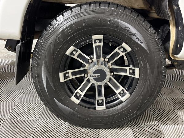 2022-Mahindra-Pik-Up-22-mHawk-S11-Auto-Double-Cab image:7