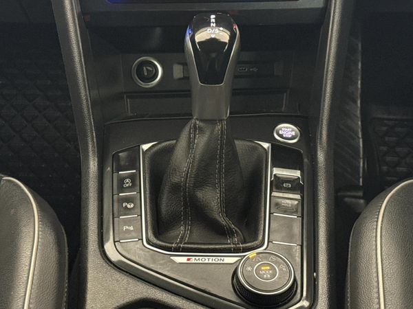 2021-Volkswagen-Tiguan-20-TSI-R-Line-4Motion-DSG-Auto-162kW image:9