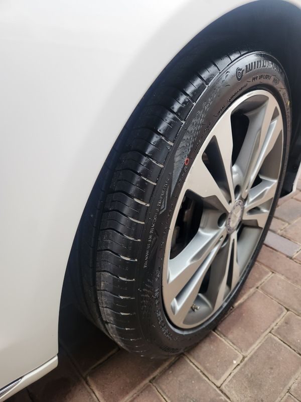 2015-Mercedes-Benz-C-Class-C-200-Avantgarde-Auto image:9