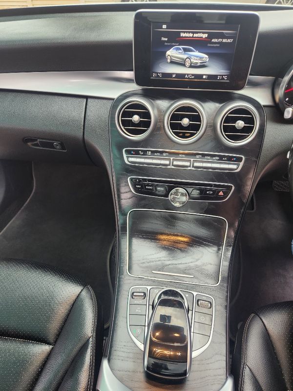 2015-Mercedes-Benz-C-Class-C-200-Avantgarde-Auto image:13