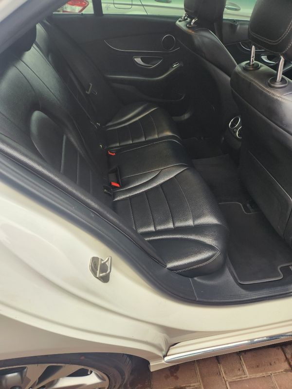 2015-Mercedes-Benz-C-Class-C-200-Avantgarde-Auto image:14