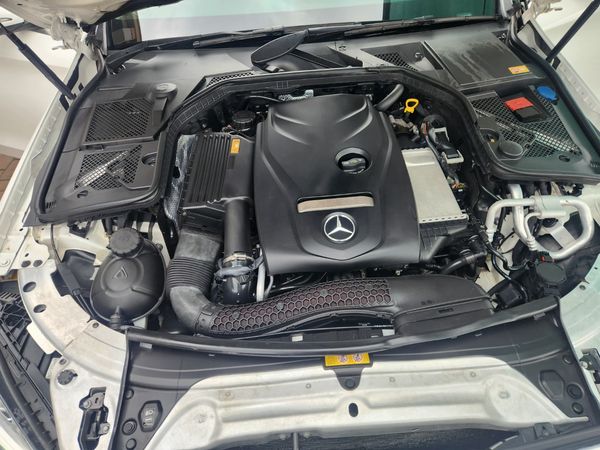 2015-Mercedes-Benz-C-Class-C-200-Avantgarde-Auto image:16