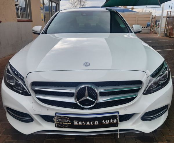 2015-Mercedes-Benz-C-Class-C-200-Avantgarde-Auto image:1