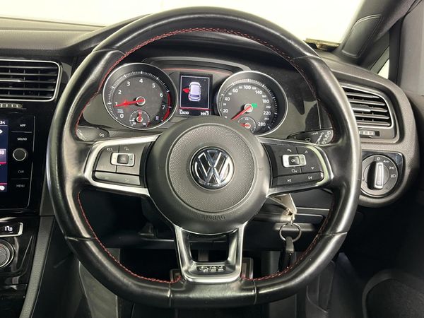 2019-Volkswagen-Golf-VII-GTI-20-TSI-Auto image:5