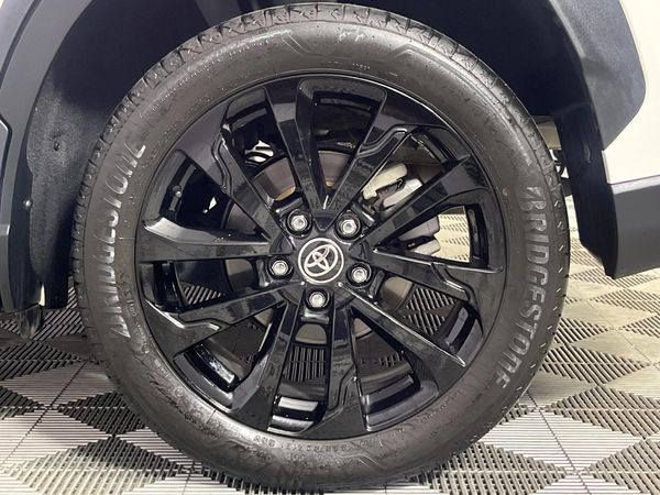 2024-Toyota-Corolla-Cross-18-GR-S image:6