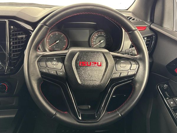 2025-Isuzu-D-Max-19-DDI-HR-X-Rider-Auto-Double-Cab image:11