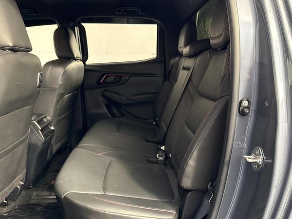 2025-Isuzu-D-Max-19-DDI-HR-X-Rider-Auto-Double-Cab image:3