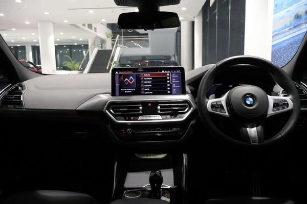 2025-BMW-X4-xDrive20d-M-Sport image:10