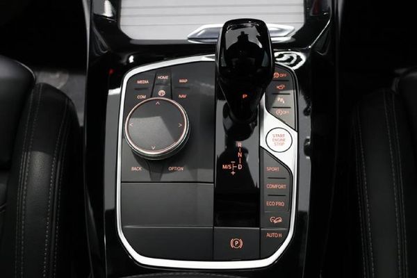 2025-BMW-X4-xDrive20d-M-Sport image:11