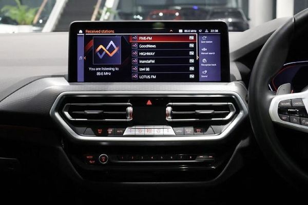 2025-BMW-X4-xDrive20d-M-Sport image:12