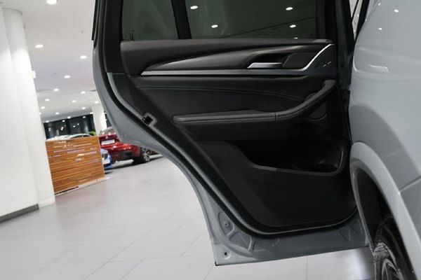 2025-BMW-X4-xDrive20d-M-Sport image:6