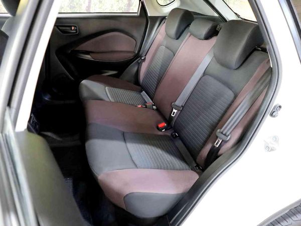 2025-Toyota-Starlet-Cross-15XS image:4