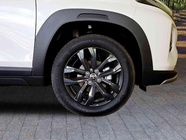 2025-Toyota-Starlet-Cross-15XS image:8