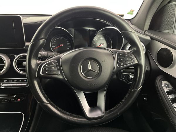 2016-Mercedes-Benz-GLC-250d image:11