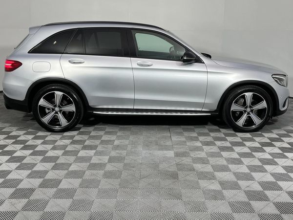 2016-Mercedes-Benz-GLC-250d image:18