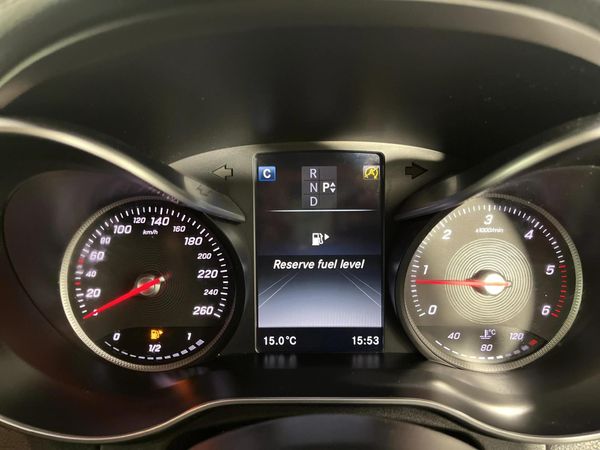 2016-Mercedes-Benz-GLC-250d image:2