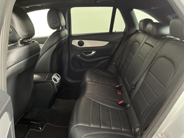 2016-Mercedes-Benz-GLC-250d image:3