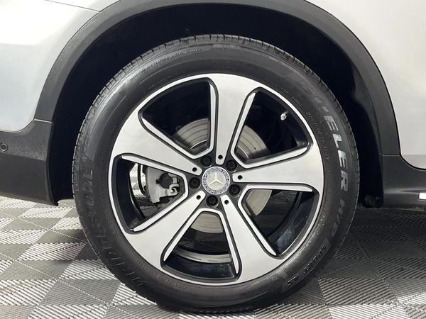 2016-Mercedes-Benz-GLC-250d image:7
