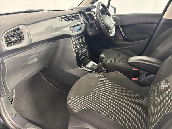 2015-Citroen-C3-16-VTi-120-Exclusive image:5