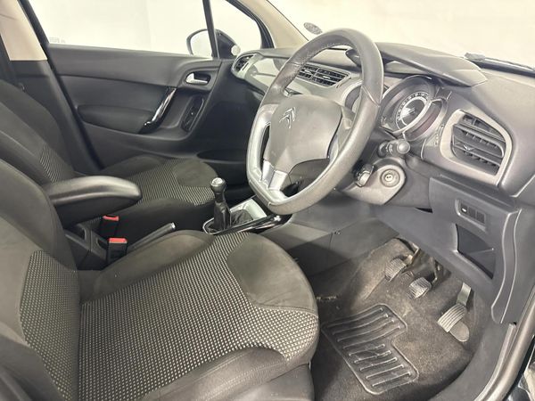 2015-Citroen-C3-16-VTi-120-Exclusive image:6