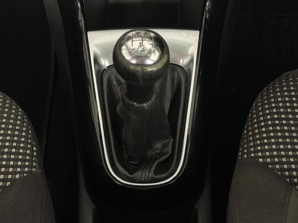 2015-Citroen-C3-16-VTi-120-Exclusive image:7