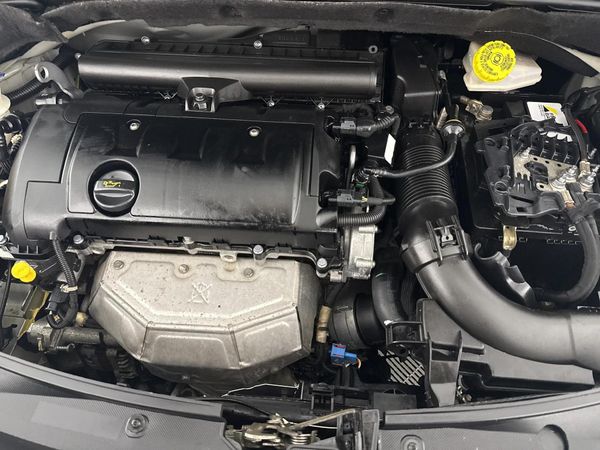 2015-Citroen-C3-16-VTi-120-Exclusive image:8