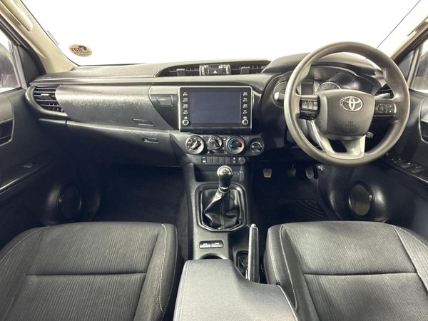 2022-Toyota-Hilux-24-GD-6-Raider-4x4-Double-Cab image:1