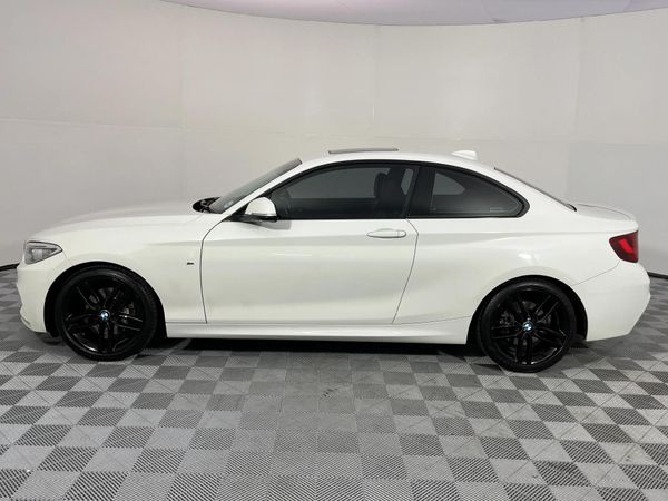 2015-BMW-2-Series-220d-Coupe-M-Sport-Auto image:15