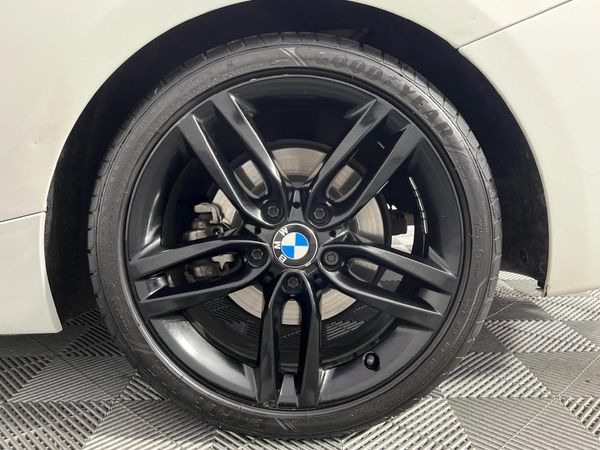 2015-BMW-2-Series-220d-Coupe-M-Sport-Auto image:5