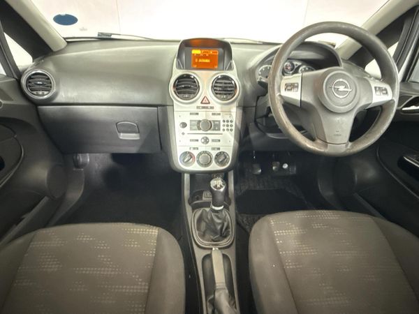 2014-Opel-Corsa-14-Essentia-5-dr image:1